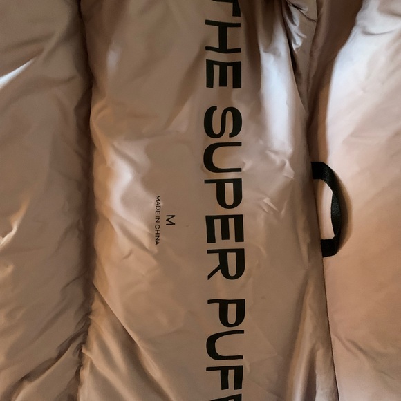 Aritzia SuperPuff - Picture 5 of 5